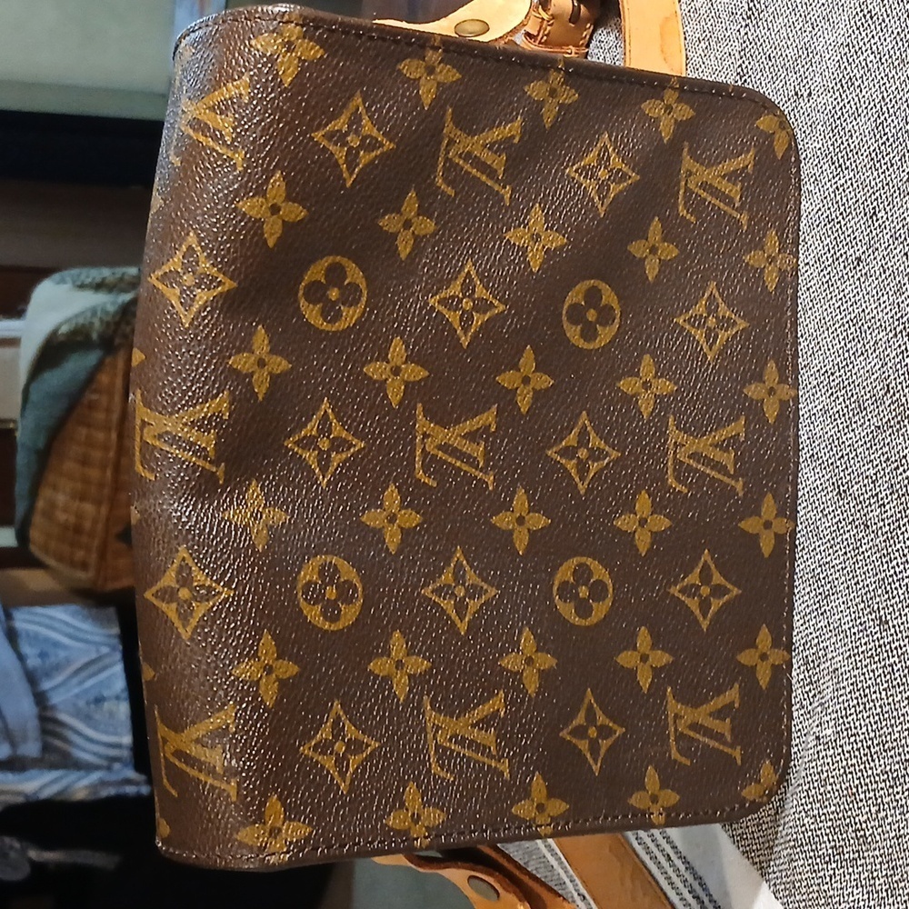 Louis Vuitton Monogram Crossbody Bag - Picture 2 of 14